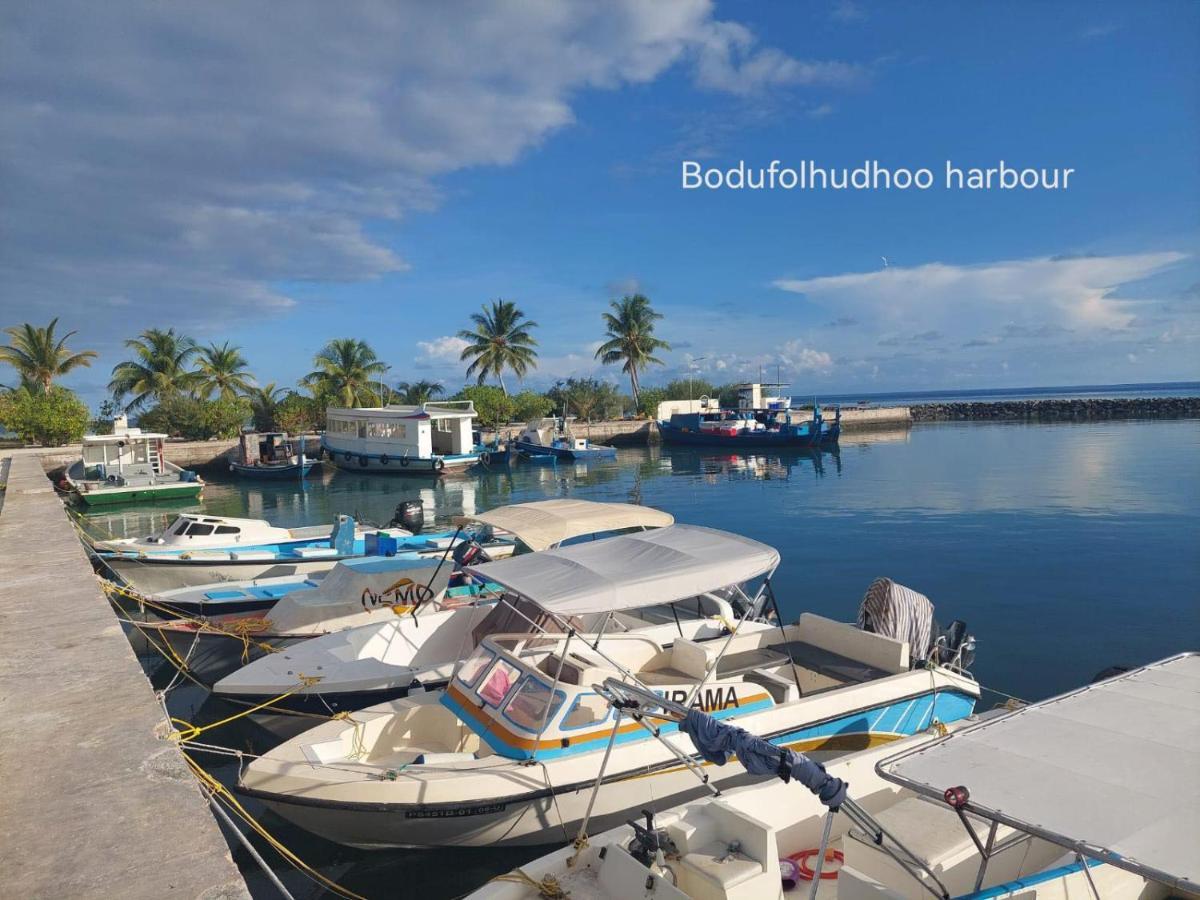 Surfretreat Hotel Bodufolhudhoo Ngoại thất bức ảnh