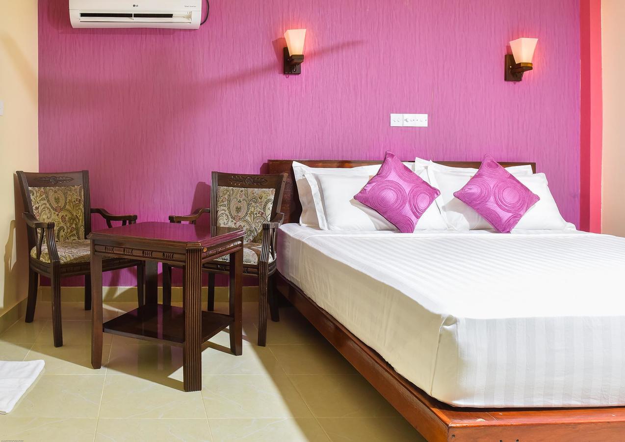 Surfretreat Hotel Bodufolhudhoo Ngoại thất bức ảnh
