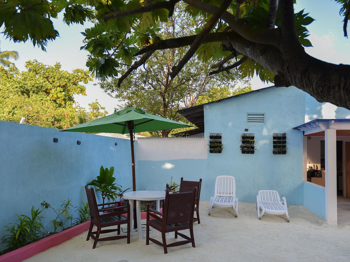 Surfretreat Hotel Bodufolhudhoo Ngoại thất bức ảnh