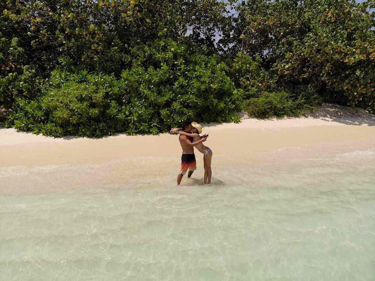 Surfretreat Hotel Bodufolhudhoo Ngoại thất bức ảnh