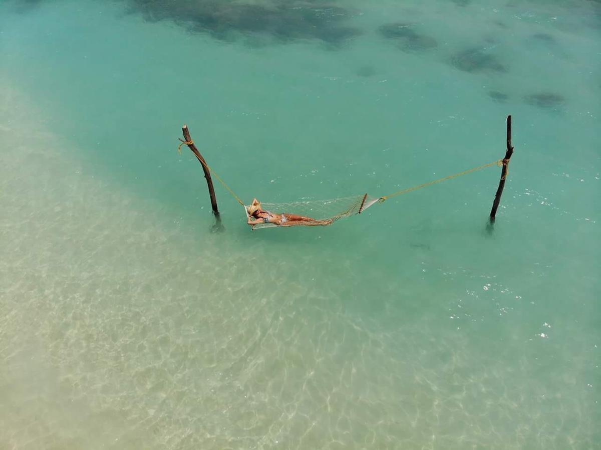 Surfretreat Hotel Bodufolhudhoo Ngoại thất bức ảnh