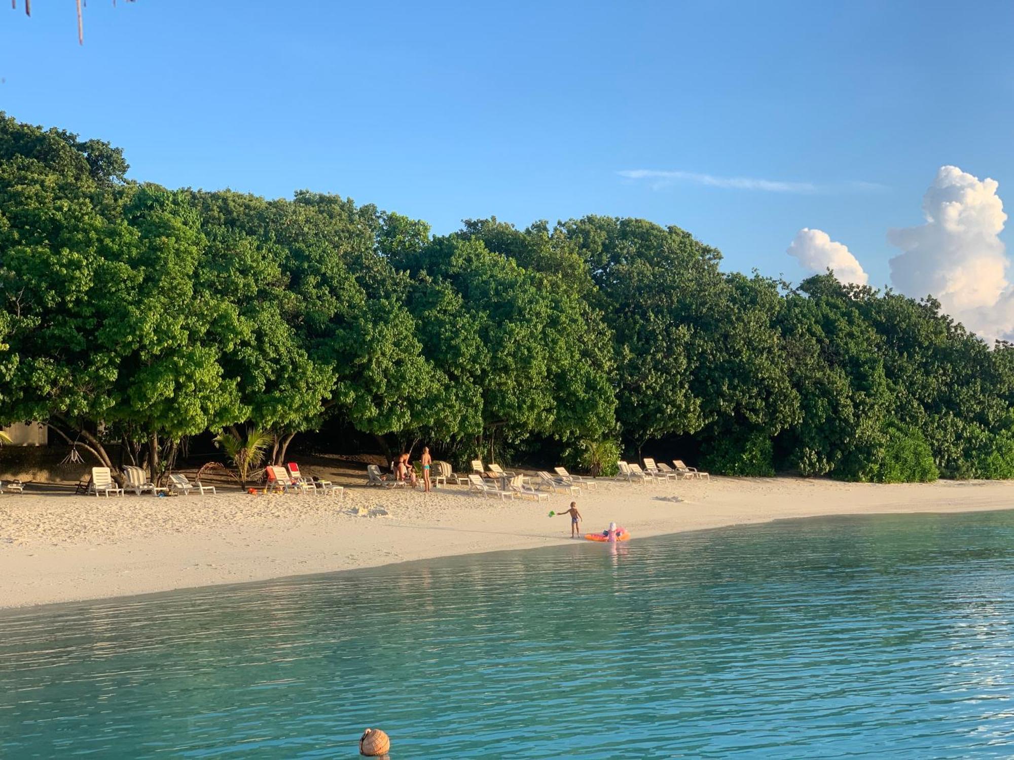 Surfretreat Hotel Bodufolhudhoo Ngoại thất bức ảnh